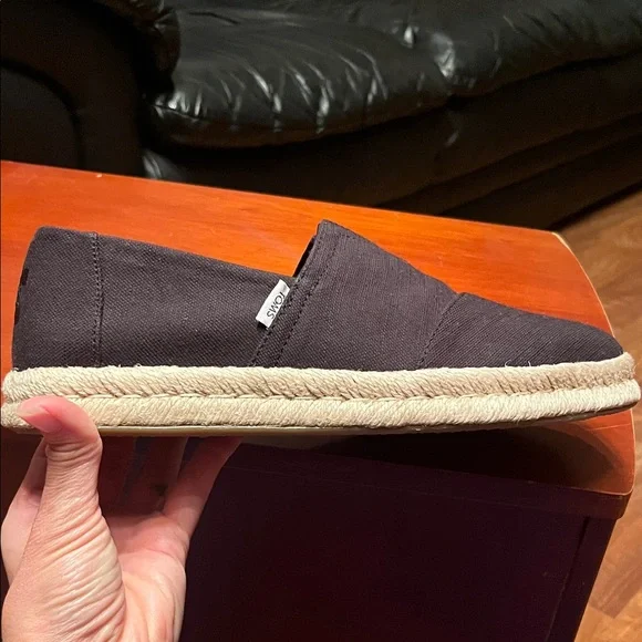 New Toms Black Canvas Slip-On Loafers - Picture 3 of 16